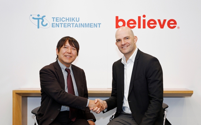 株式会社テイチクエンタテインメント代表取締役社長 栗田秀樹 (左)とBelieve APAC社長 シルヴァン・ドランジェ(右)