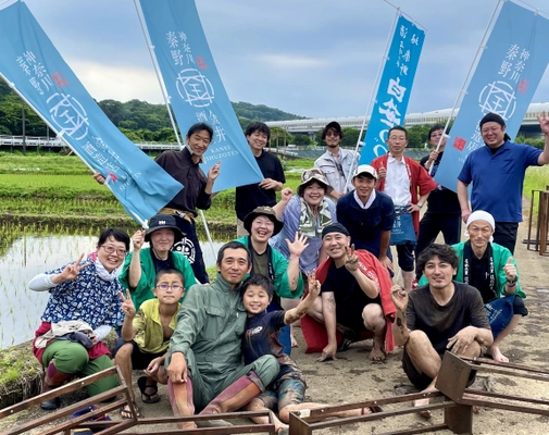 神奈川県秦野市の酒蔵、金井酒造店が酒米の田植えを実施