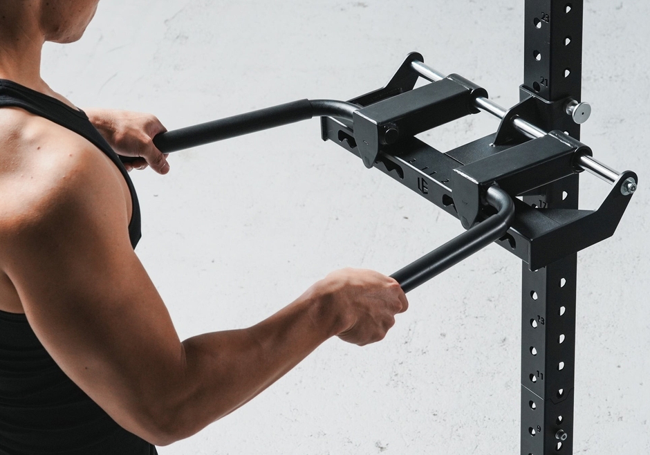 ハンドルバーを持ち上げてスライドさせるだけ簡単操作。