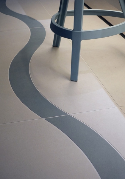 床：BALANCE Light Gray & Azure 1200×1200×8mm