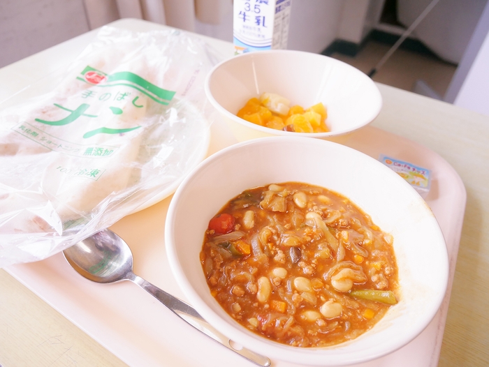 夏野菜のキーマカレー ナンをそえて