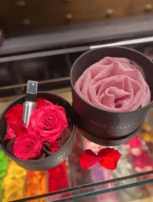 規格外のバラから生まれたルームフレグランス『re:ROSE No.0』とシルクストール