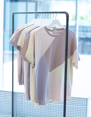 有限会社オフィスホドタ(BANZAY) Tシャツ1