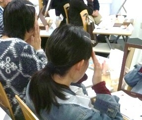 障害のある人の身だしなみと基本のスキンケア＆メイク講座風景