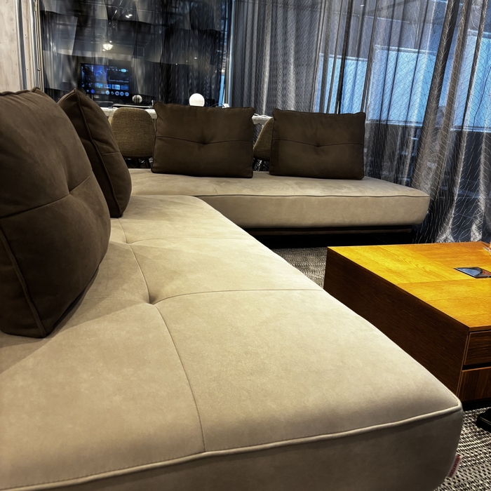 ラウンジ席その1