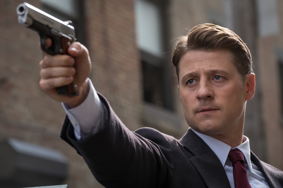 GOTHAM and all pre-existing characters and elements TM and (C) DC Comics. Gotham series and all related new characters and elements TM and (C) Warne Bros. Entertainment Inc. All Rights Reserved.