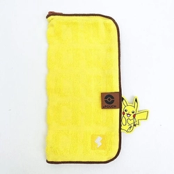 ポケモンのひょっこり織ネームがチャーミングすぎる。タオル生地がユニークなポーチ「どっとポーチ」です。