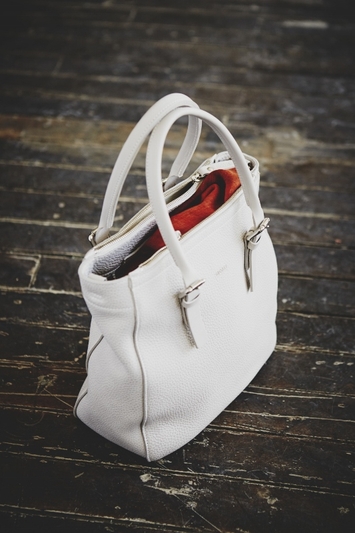 m0851_DOUBLE ZIP HANDBAG_CHALK_¥75,000