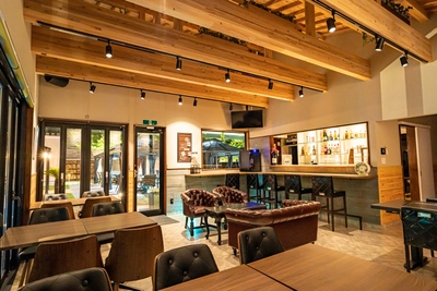 Stella cafe/Mountain bar