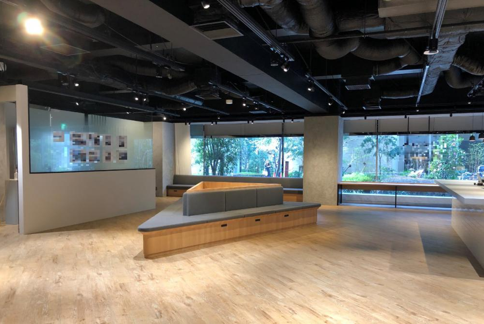 【文京区・居抜き物件】電源付きソファ有のクリエイティブオフィス