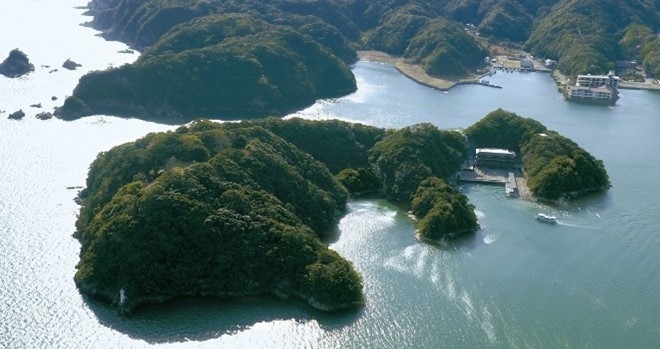 碧き島の宿熊野別邸中の島