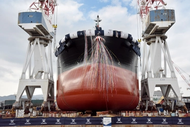 TSUNEISHI SHIPBUILDING launches the first “TESS999” 99,990 MT bulk carrier