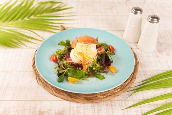 シューベネディクトサラダ仕立て(シークァーサー風味）