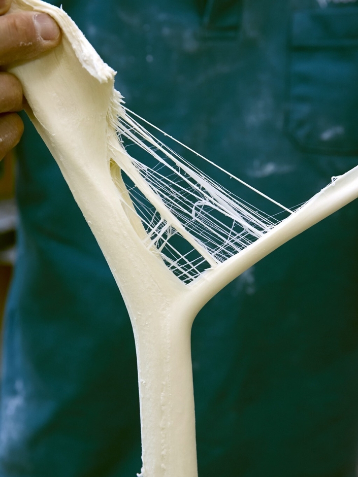 18層にも重なった麺の帯