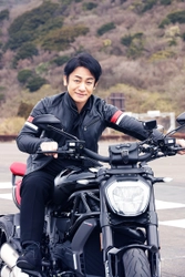 ＜ＢＳ松竹東急＞　片岡愛之助 最新インタビュー＆バイク写真が到着！　ＢＳ松竹東急 開局１周年記念特別企画「愛之助が走る！彌十郎が撮る！ 北条家ゆかりの伊豆めぐり　～バイクとカメラ 絶景＆グルメ旅～」