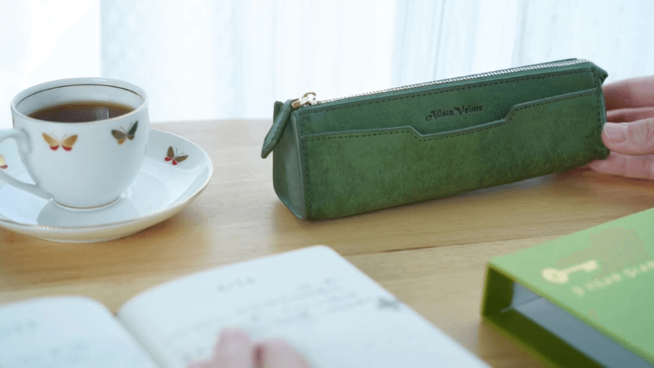 日常に映えるペンケース