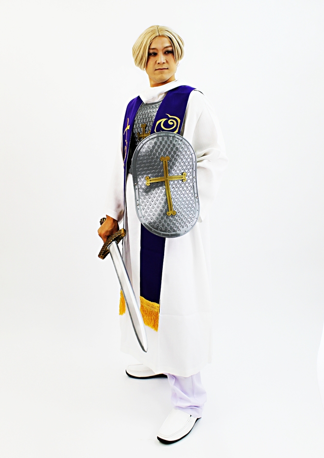 神父さま立ちポーズ