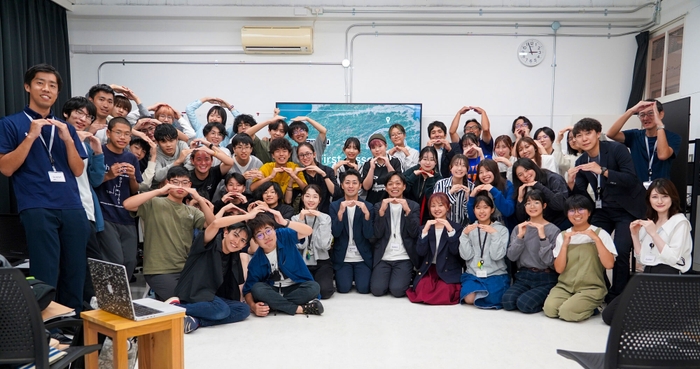 神山まるごと高専の学生たちとの記念写真(10月2日)