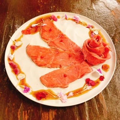 ヒトの肩甲骨をはがしたら、次はウシの肩甲骨だ！ 肩甲骨はがし×ミスジの異色コラボ企画がスタート