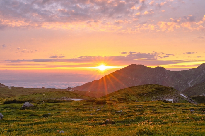 立山室堂平・夕日：イナガキヤストさん撮影