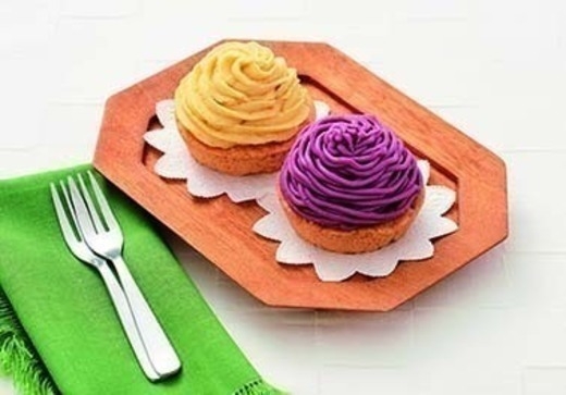 お芋のモンブラン(左:さつま芋クリーム 右:紫芋クリーム)