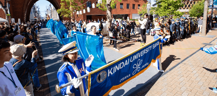 コロナ禍以前の生駒祭オープニングパレードの様子