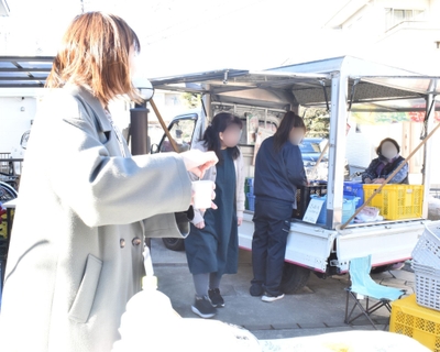 街中でのコミナス活動