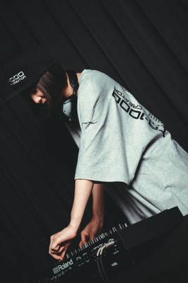 Tシャツ、キャップ着用イメージ