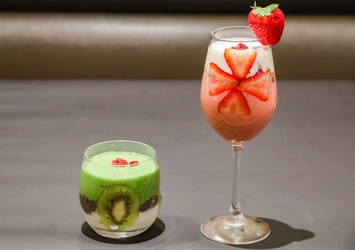免疫力アップに！新宿・カフェラヴォワの新スイーツ 「イチゴとバナナの食べる免疫力UPヨーグルトスムージー」　 「免疫バリバリ　ヨーグルトのグリーンスムージー」　 各日10食＆期間限定で新商品2種を10月20日から販売開始