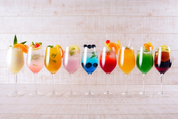 全9色の鮮やかなノンアルコールカクテル（各980円）