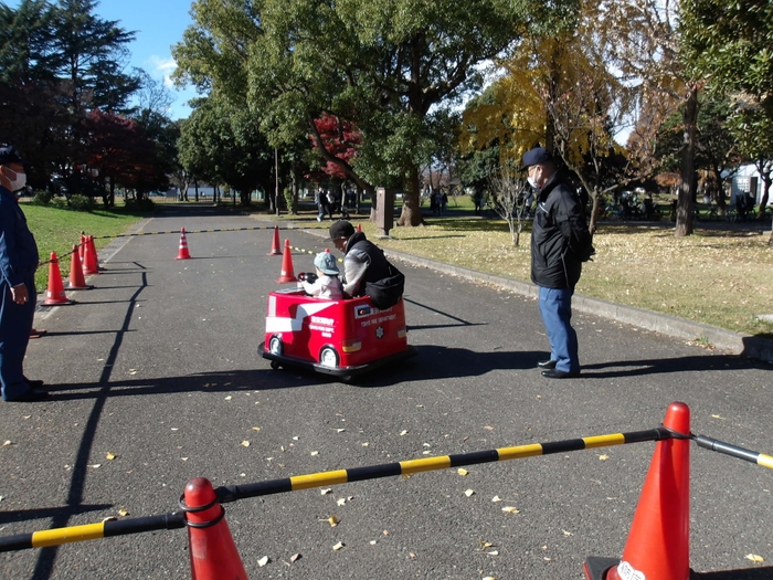 ⑦消防カー(昨年開催の様子)