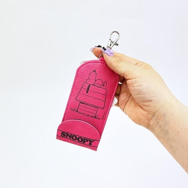 スヌーピーのおしゃれなキーケースとパスケース