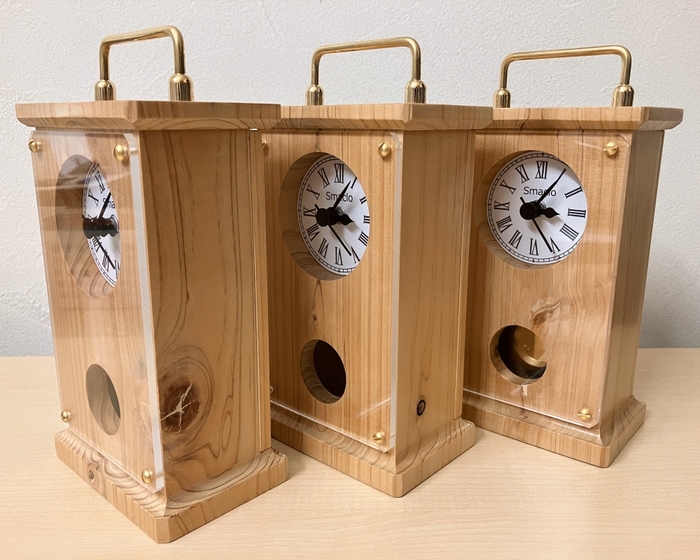 本体は天然素材の為、色の濃淡や木目の出方などは一点一点異なります