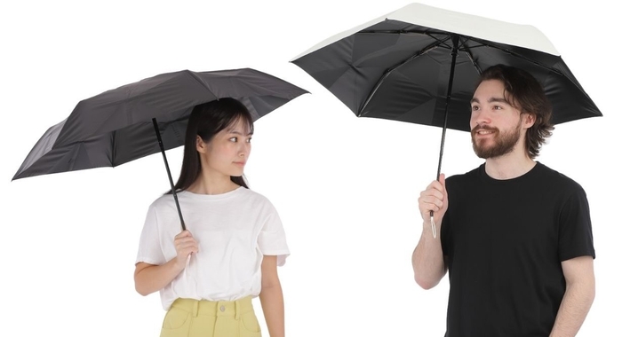 ブラックとホワイト２色からお選びいただけます。