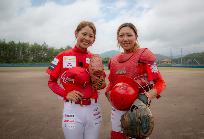 磯崎由加里投手・村松珠希選手（はつかいちサンブレイズ）