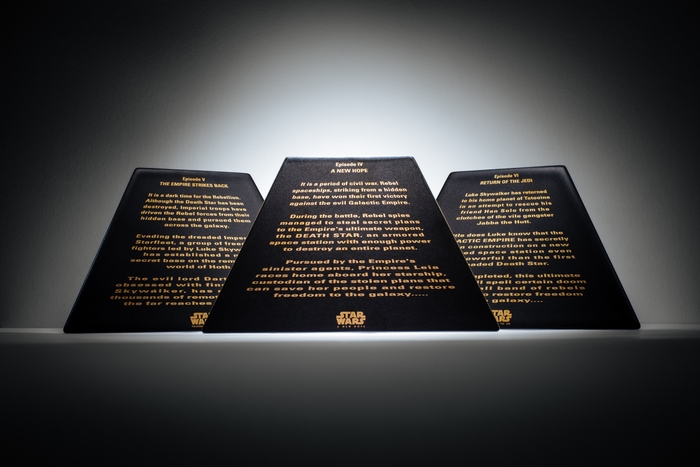 有田焼 オープニングクロール皿 (C)&(TM) Lucasfilm Ltd.