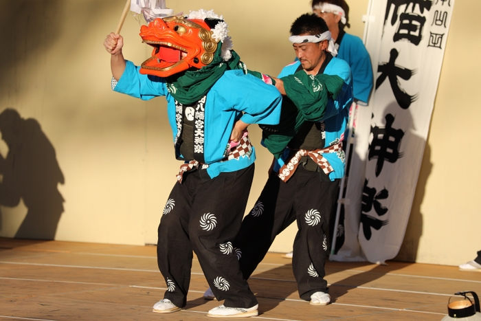 岩手県山田町の伝統芸能“八幡大神楽”を披露