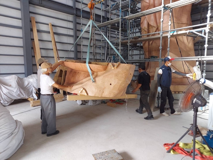 組み立て作業中