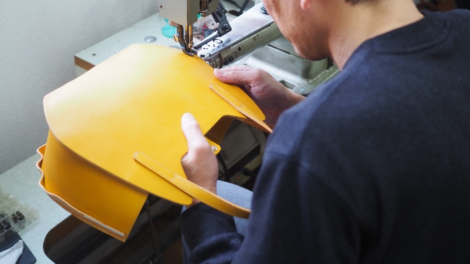 大阪市平野区 株式会社ニシカゼ 革製品の製作風景