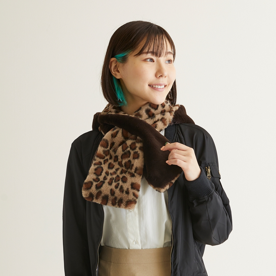 エスタ (estaa) フーディーマフラー