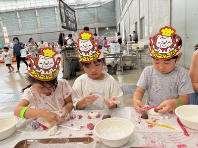 「パンだふるパンミックス」米粉パンこね体験会