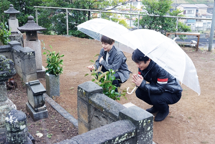 まずは北条宗時のお墓へ。旅の安全を祈願する。