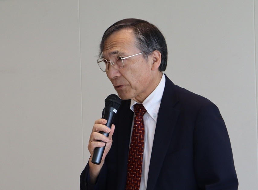 挨拶で期待感を表明する寺野学長