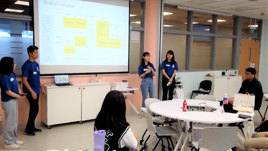 シンガポール研修（現地の大学生へ日本紹介）