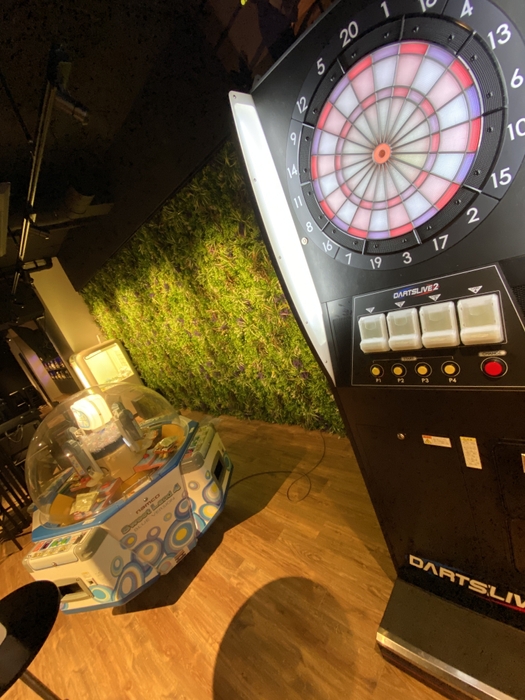 鮮やかな壁面グリーン