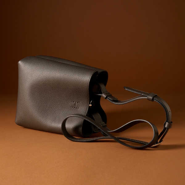 ショルダーバッグS  \82,500（税込）