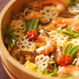 3月3日は桃の節句、ひな祭り。女の子の健やかな成長を願い、ひな人形を飾ってお祝いする春の年中行事です。