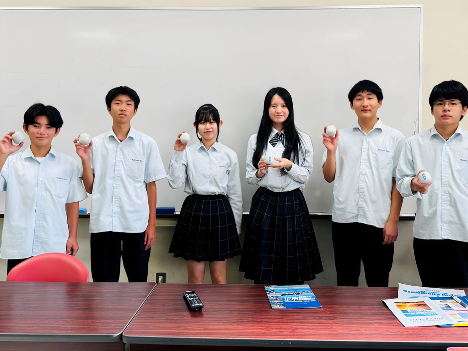 △ 串本古座高校 授業に参加する生徒たち