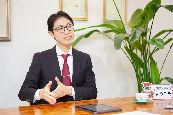 早稲田言語学院副理事長 張リンシン 2