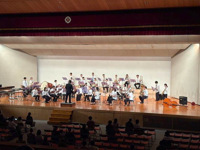 「Shin-ai Community Band」演奏の様子